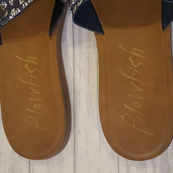 Blowfish | Malibu sunrise Slide Sandals | Size 9 - Picture 8 of 16